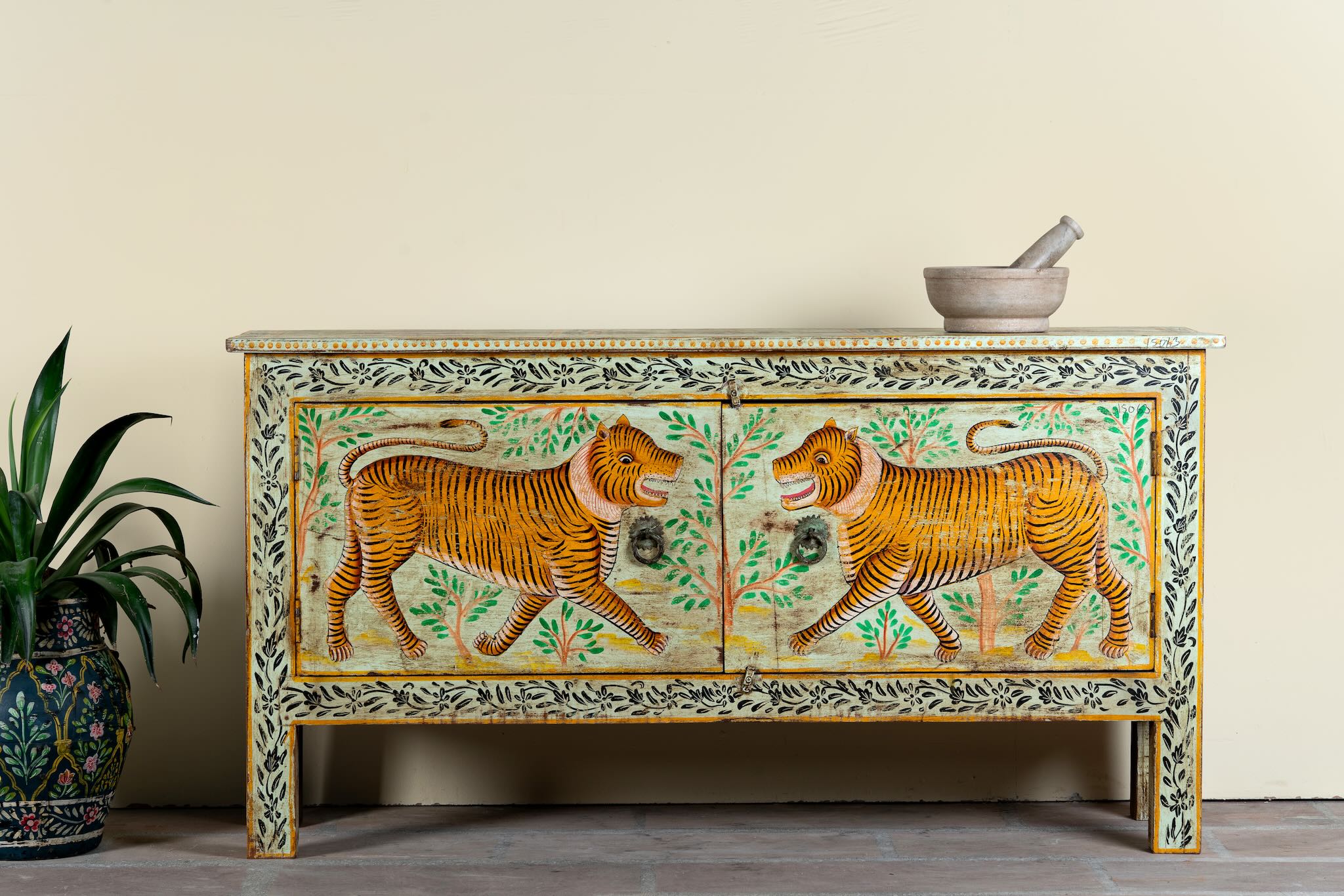 Reclaimed wood console table Alina in a Boho Tiger design, featuring hand-painted tigers and floral details. A bold piece of artisanal furniture perfect for colourful and eclectic bohemian interiors.