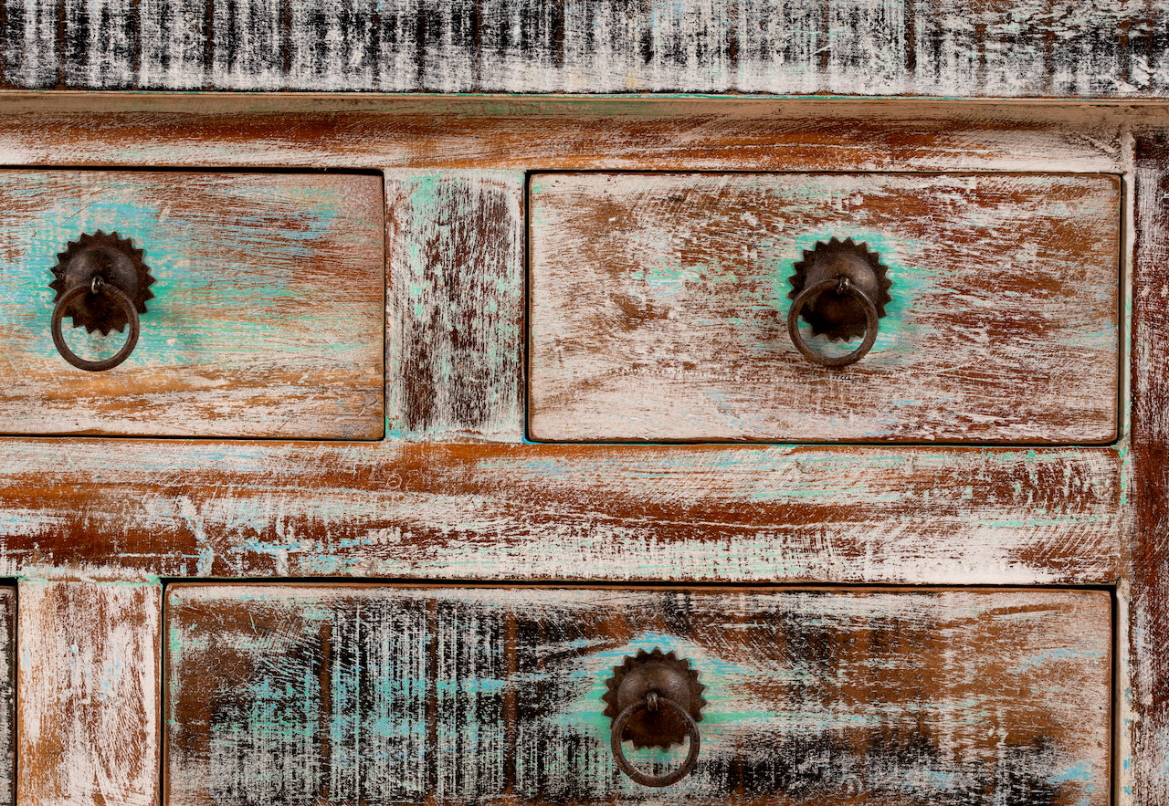 Close up image of a handcrafted mango wood coffee table Box Table Panipat with drawers and box storage, vintage coffee table design, 90 × 90 × 45 cm.