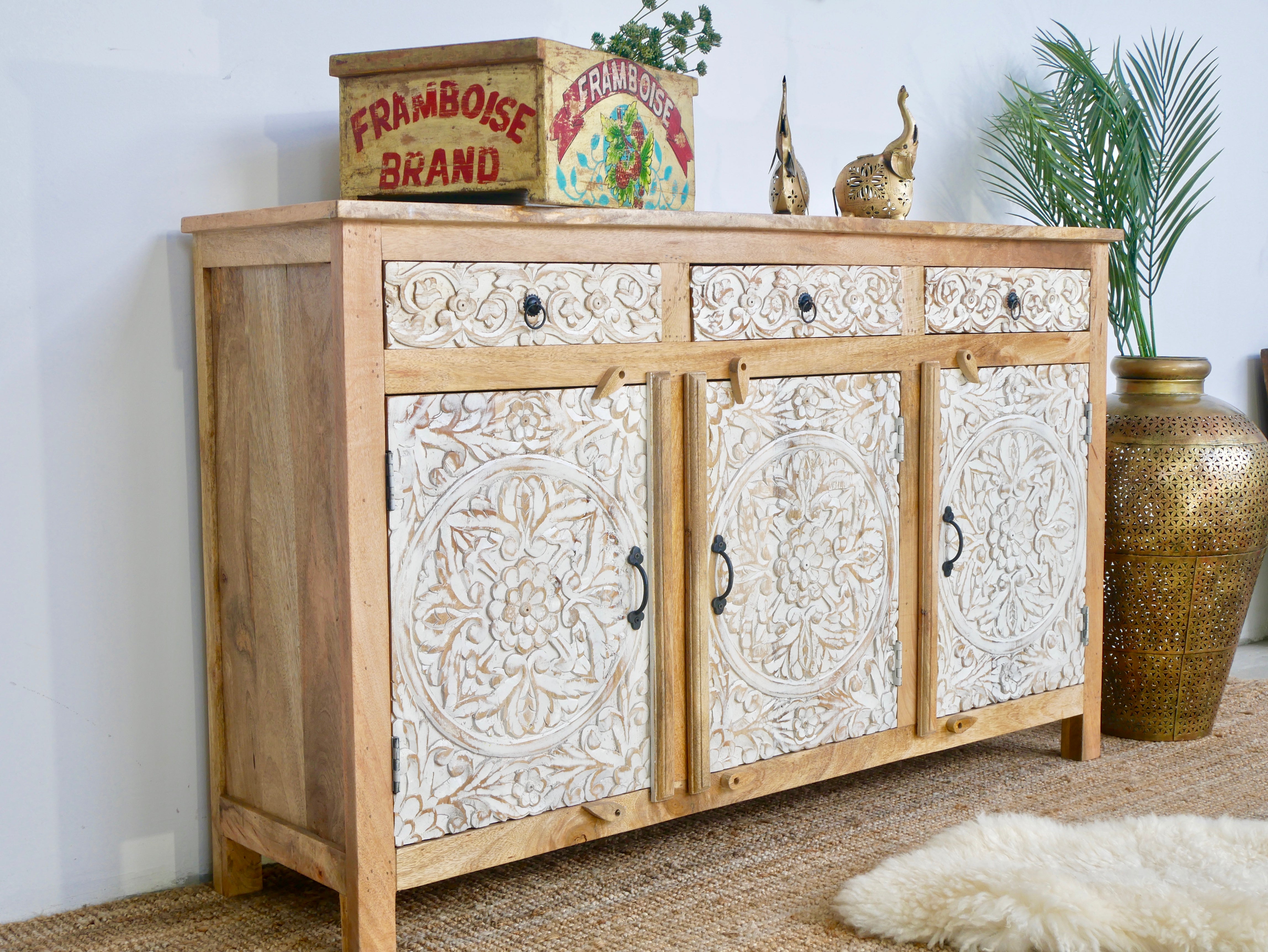 Pune, vintage indian-style sideboard