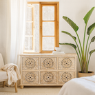 Hand-carved mango wood sideboard with Mediterranean drawer motifs and whitewashed finish; ideal carved sideboard or entryway table vintage, 150 × 90 × 40 cm.