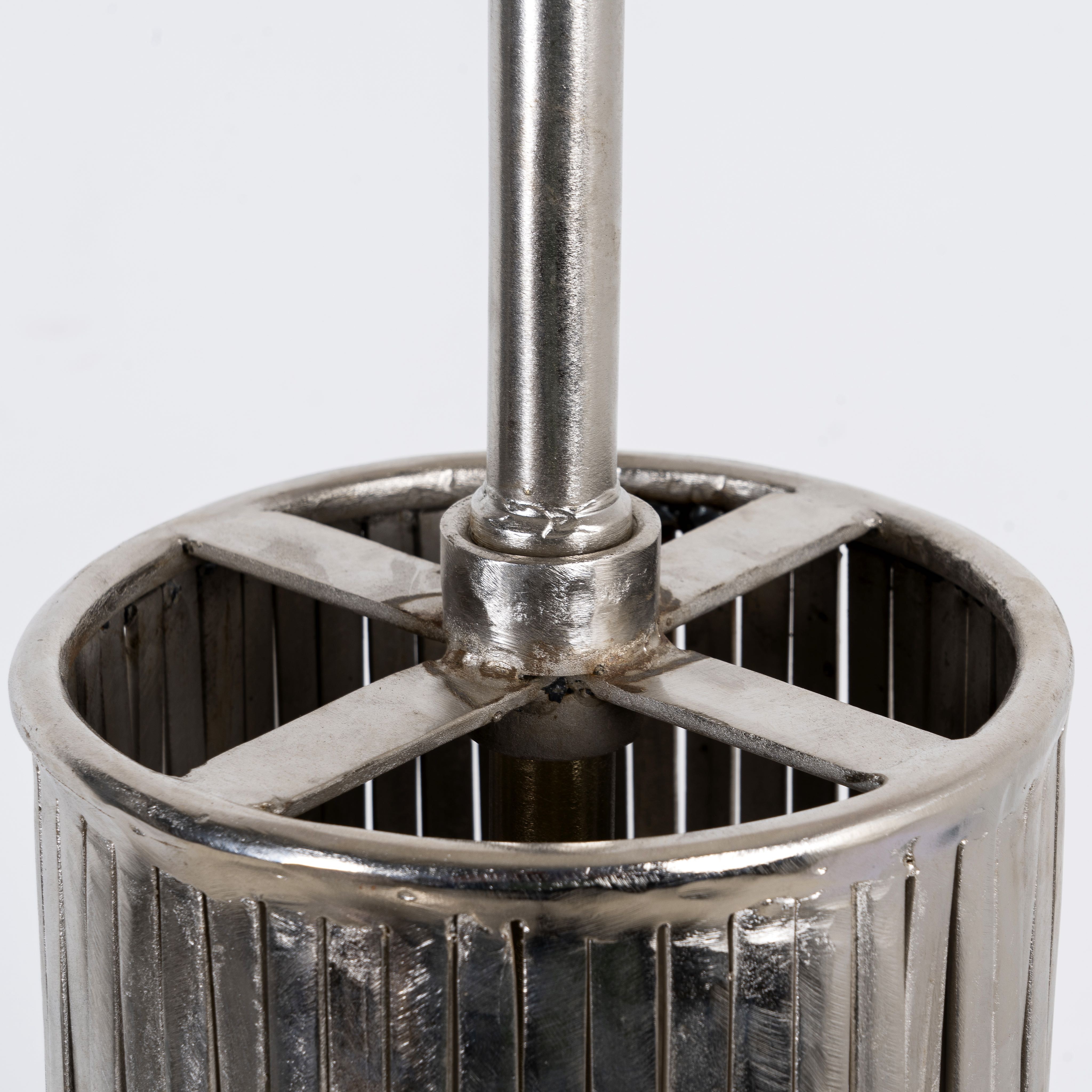 Large nickel-plated iron frame pendant light with pot-shaped silhouette – rustic style lighting ideal for kitchens, dining areas, and modern interiors.