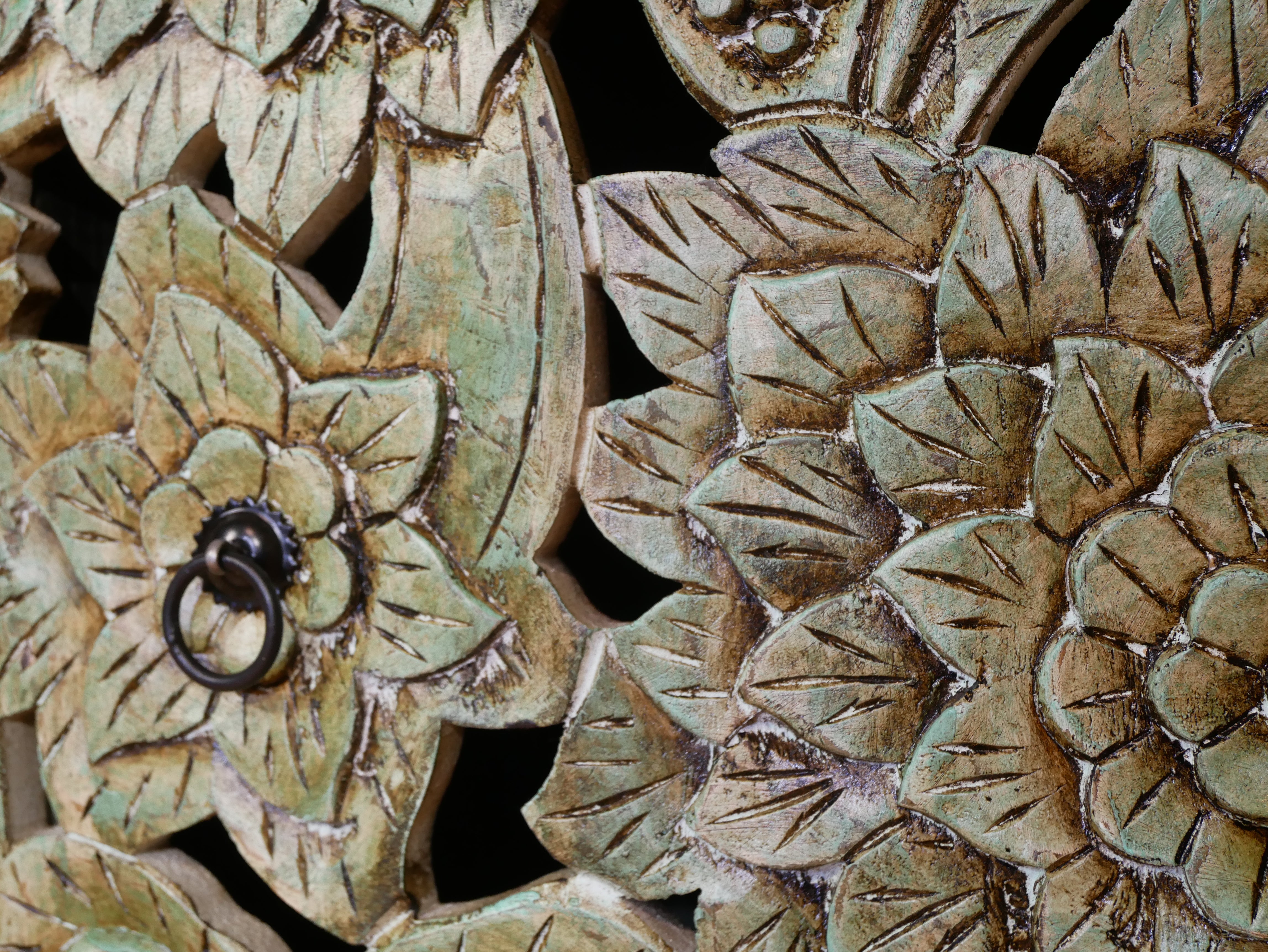 Magic, sideboard with floral motif