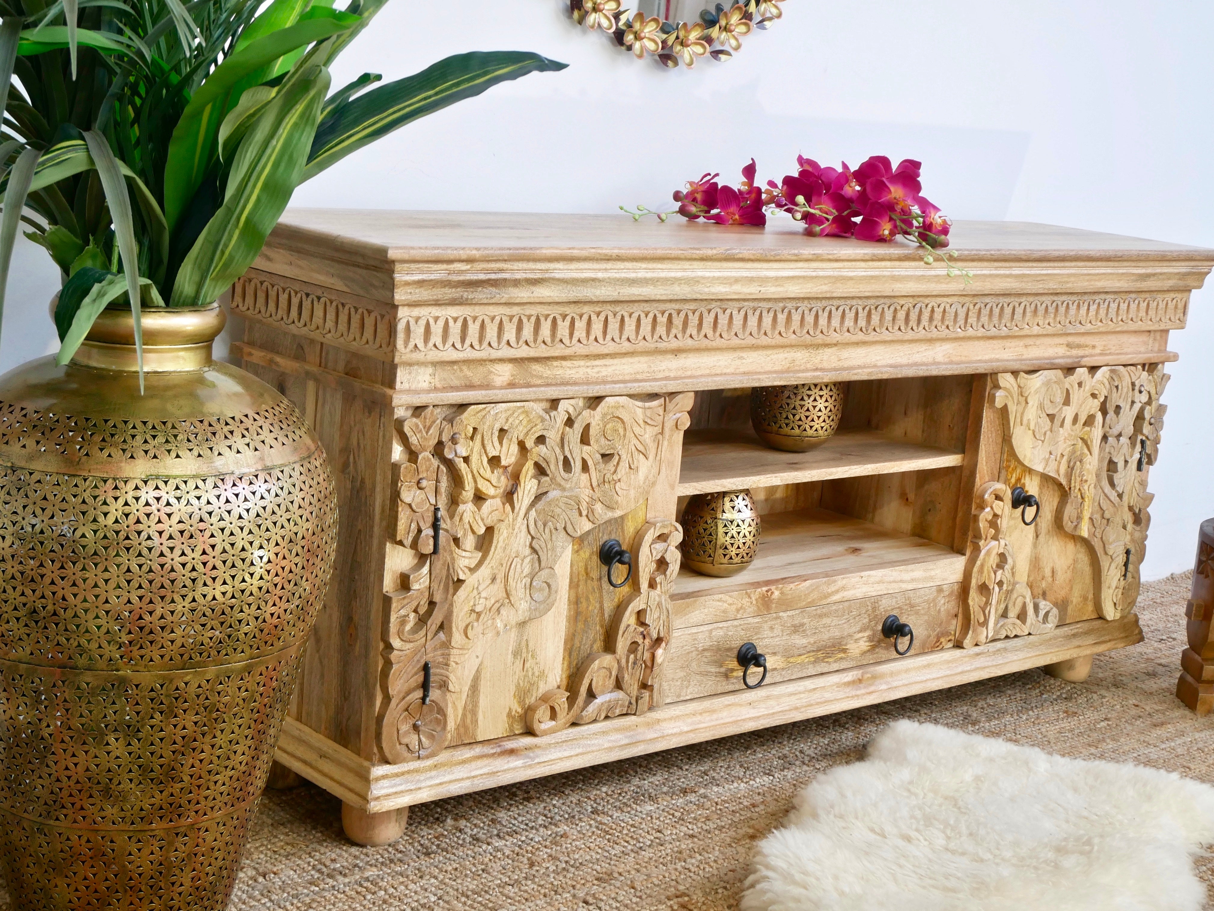 Raichur nature, hand-carved wooden sideboard